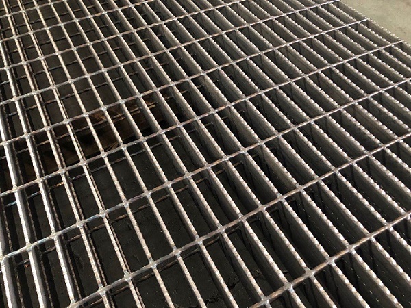 齒形鋼格柵.jpg 齒形鋼格柵.jpg